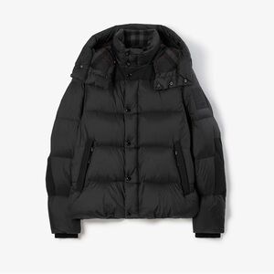 Burberry Detachable Sleeve Puffer Jacket in Black, Size Small